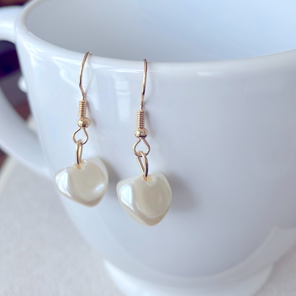 Pearl dangle earrings